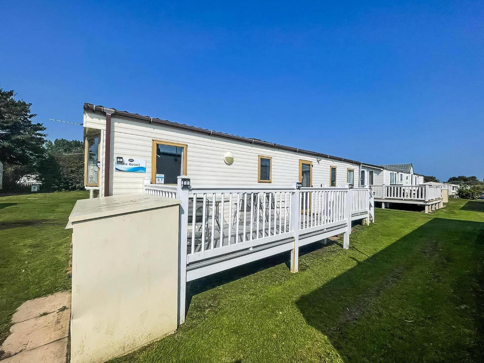 8 Berth Caravan With Decking At Sunnydale In Lincolnshire Ref 35087S Louth  Exterior photo