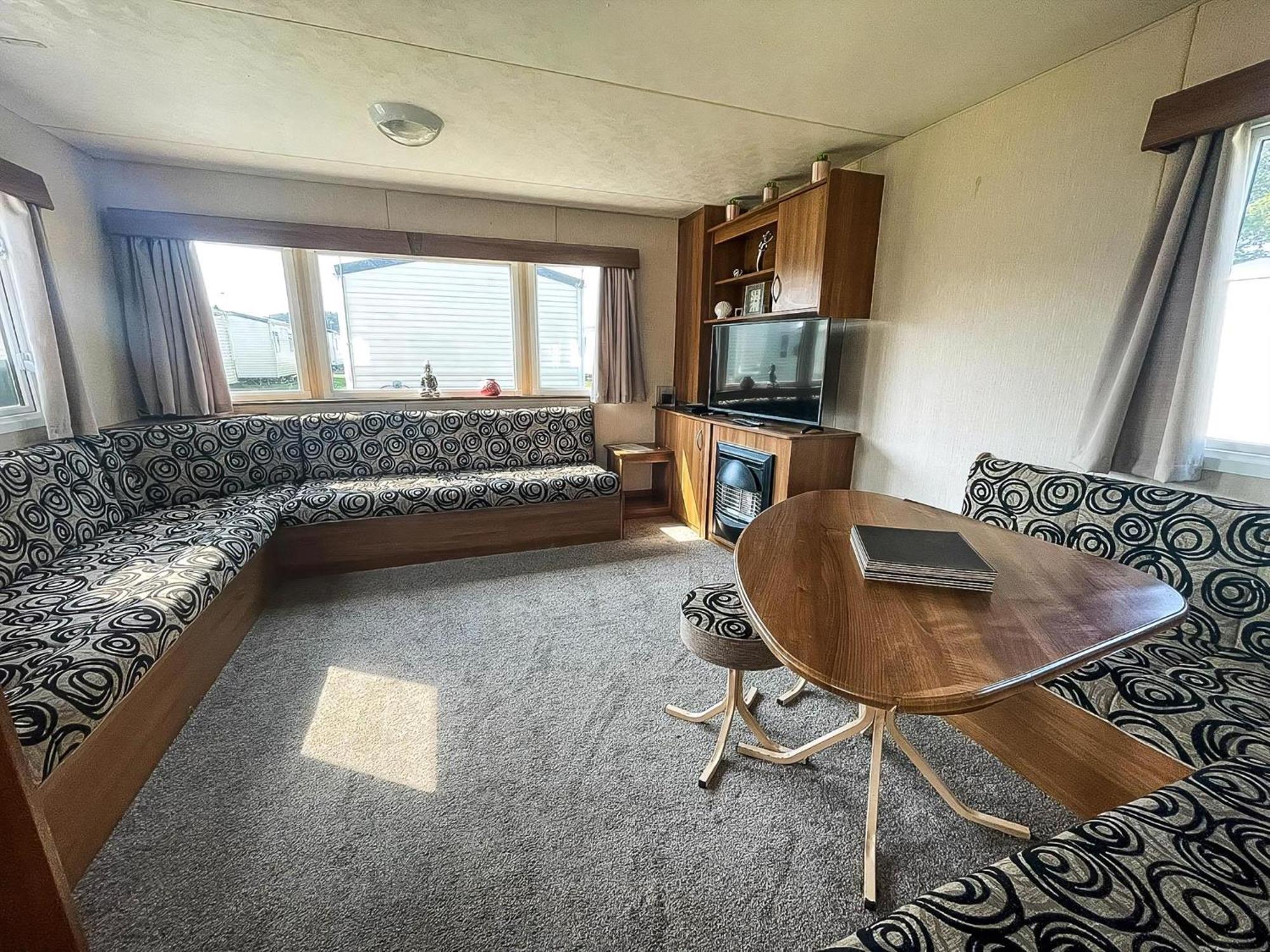8 Berth Caravan With Decking At Sunnydale In Lincolnshire Ref 35087S Louth  Exterior photo